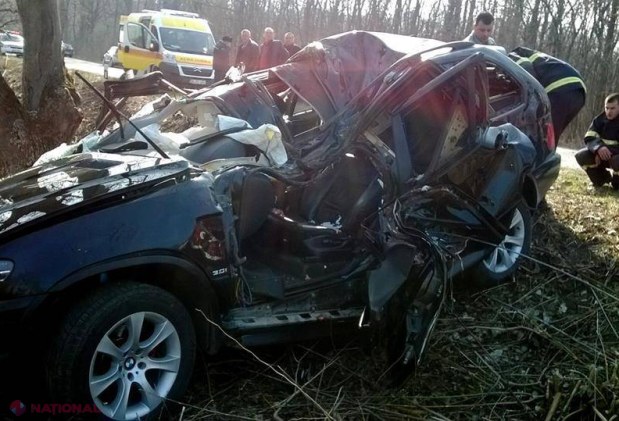 Accident grav la Dondușeni. Șoferul a decedat pe loc, iar din BMW-ul de lux nu s-a ales nimic