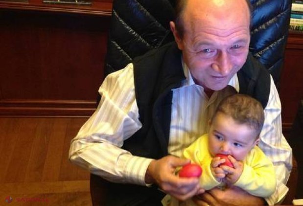 EMOŢIONANT! Preşedintele Băsescu, ALĂTURI DE NEPOŢICĂ, de Paşte. Cei doi S-AU DISTRAT PE CINSTE