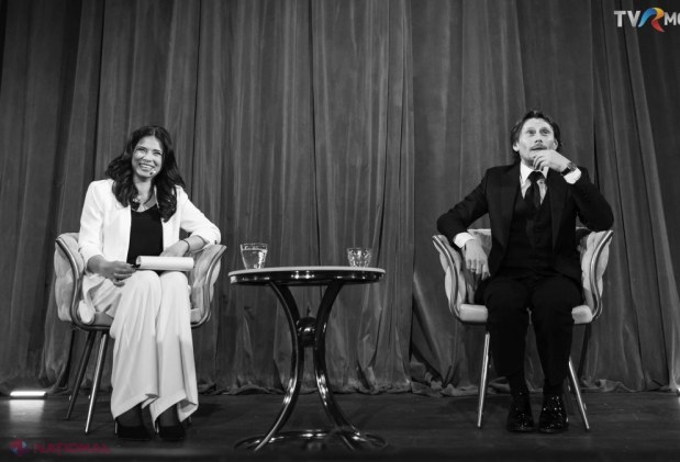 FOTO // Celebrul actor Marius Manole și-a deschis SUFLETUL în fața publicului din Chișinău, în cadrul „Întâlnirile TVR Moldova”: „Acum ori niciodată! Asta îmi spun de fiecare dacă când calc pe scenă”