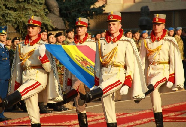 FOTO 25 de ani ai TRICOLORULUI în 25 de poze