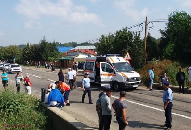 FOTO // Un microbuz înmatriculat în R. Moldova, ACCIDENT în România: Sunt 11 victime