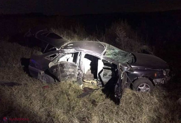 FOTO // Un nou ACCIDENT cu pierderi de vieți omenești. O copilă de 13 ani a decedat, după ce mașina în care se afla s-a răsturnat. Alte trei persoane au ajuns la Reanimare