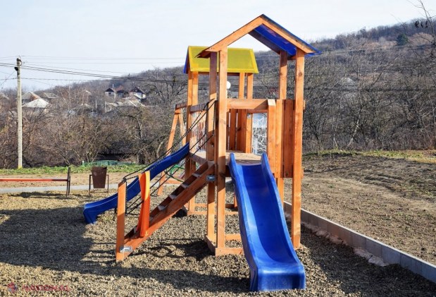 FOTO // Proiectul „Câte un teren de joacă în fiecare sat” a fost FINALIZAT. Echipa Partidului „ȘOR” a CONSTRUIT terenuri de joacă în toate cele 74 de sate din raionul Orhei