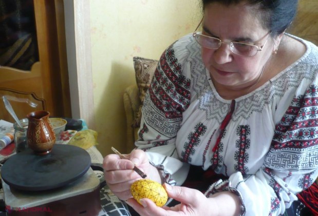 De Paști, face operă de artă din ouă