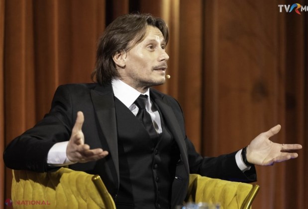 FOTO // Celebrul actor Marius Manole și-a deschis SUFLETUL în fața publicului din Chișinău, în cadrul „Întâlnirile TVR Moldova”: „Acum ori niciodată! Asta îmi spun de fiecare dacă când calc pe scenă”