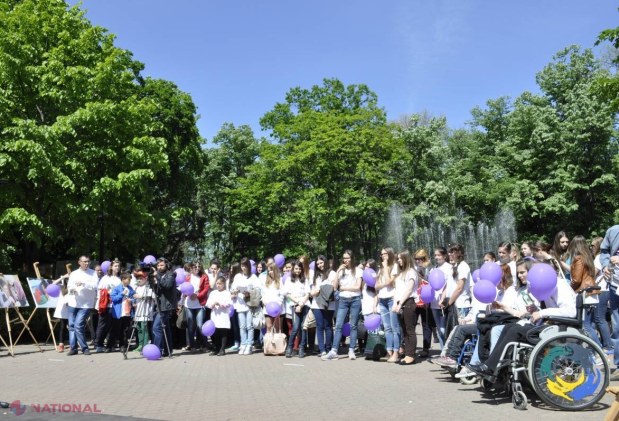 Mesaje IMPRESIONANTE ale elevilor din capitală adresate copiilor cu dizabilități
