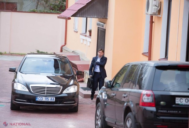 FOTO // Vizită SECRETĂ la sediul PCRM. „Este persona non grata și nu are dreptul să vină?”
