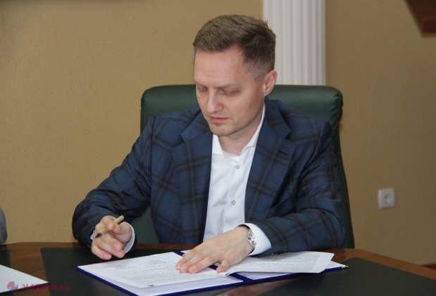 FOTO // Un nou PROTOCOL de colaborare între USM și Departamentul pentru Relația cu Republica Moldova
