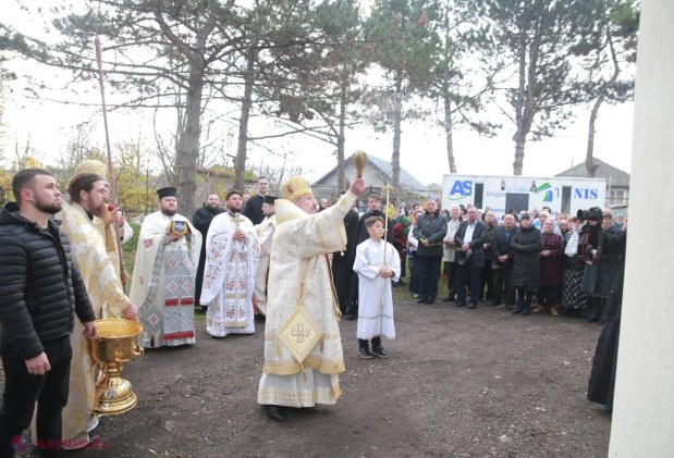 FOTO // La Ratuș a fost INAUGURATĂ o „nouă EMBLEMĂ” a Mitropoliei Basarabiei – Biserica cu hramul „Sf. Cuvioasa Parascheva și Sf. Ioan Botezătorul”. Înaltpreasfințitul Petru, aprecieri pentru „evenimentul ISTORIC” organizat de Părintele Ioan Marian