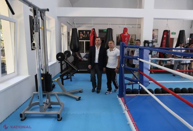 FOTO // La Hâncești a fost inaugurată o sală modernă pentru sportivii care practică boxul și K-1