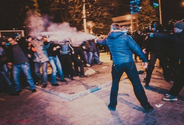 VIDEO, FOTO // Doi manifestanţi MORŢI şi 50 de răniţi în confruntările de la Doneţk