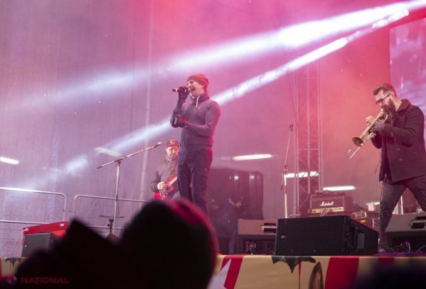 VIDEO, FOTO // REVELION cu focuri de ARTIFICII spectaculoase la Târgul de Crăciun. Cei prezenți au asistat la un concert susținut de „Gândul Mâței”, „Brio Sonores”, „Noroc” și Vali Boghean Band
