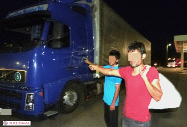 Au vrut să ajungă în Italia, prin R. Moldova, ascunși printre cutii cu vopsea