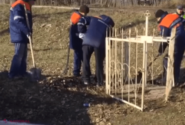 VIDEO // Ministerul Transporturilor a început să DEMONTEZE obiectele funerare de pe marginea traseelor. Ce spun PREOȚII