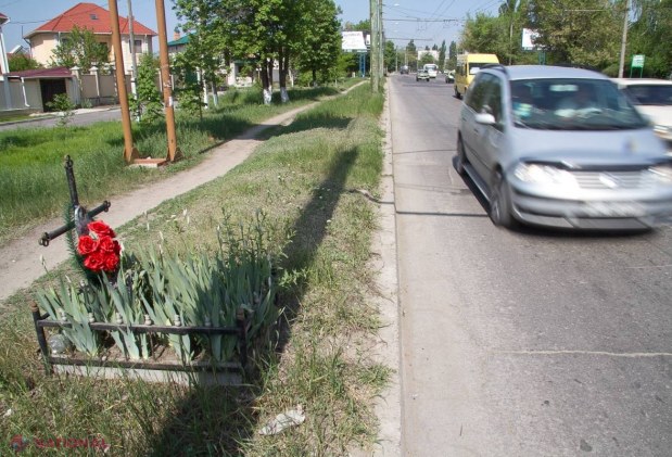 Peste trei mii de cruci și monumente funerare, amplasate pe marginea drumurilor! Iată SOLUȚIA unei Comisii speciale care a analizat problema