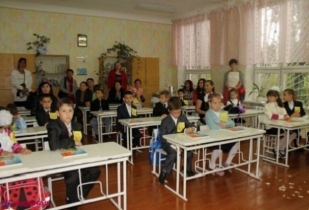 Guvernul promite lefuri mari și pentru tinerii care absolvesc pedagogia. Armașu: „Un profesor fără grad didactic va avea un salariu de 6 067 de lei”