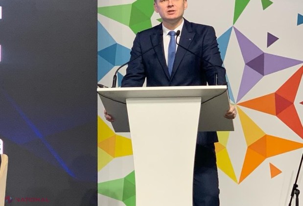 VIDEO // Investitorii de pe ambele maluri ale Prutului și-au dat mâna la Forumul economic România – R. Moldova. „Companiile românești au creat peste 10 000 de locuri de muncă în R. Moldova și au o cifră de afaceri de circa un miliard de euro”