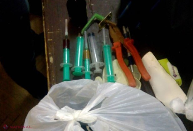 Un bărbat s-a încuiat în WC-ul unei instituții medicale din capitală. Ce făcea în momentul în care a fost descoperit de polițiști