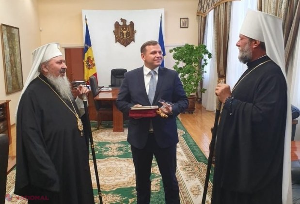 VIDEO // RĂSTIGNIRE în sediul MAI, la cererea lui Năstase: „Polițiștii, carabinierii, salvatorii, toți cei care poartă uniforma R. Moldova nu ar putea mișca nici măcar un grăunte fără puterea lui Dumnezeu și a Sfintei Cruci”