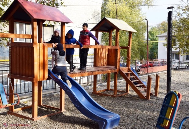 FOTO // Peste 50 de CURȚI de bloc din Orhei au fost MODERNIZATE de echipa lui Ilan Șor. O nouă curte a fost dată recent în exploatare: „Facem așa încât Orhei să devină un model de dezvoltare pentru toate orașele din R. Moldova”
