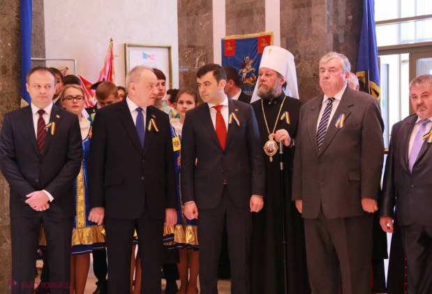 Mircea Snegur a povestit cine a arborat prima dată TRICOLORUL pe clădirea Parlamentului