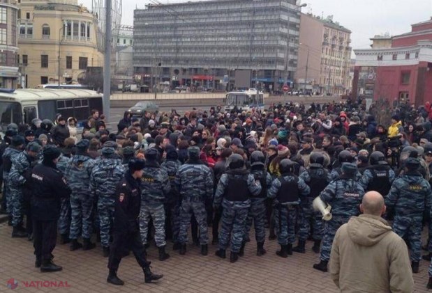 Proteste în Rusia împotriva INVAZIEI MILITARE în Ucraina. Peste 100 de persoane au fost REŢINUTE
