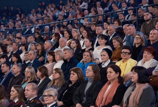 Premierul Recean, către funcționarii APL: „Știm exact ce înseamnă modelul european de dezvoltare a satelor și orașelor. Vă îndemn să fim o echipă unită”; Maia Sandu: „Aderarea la UE este proiectul generației noastre”