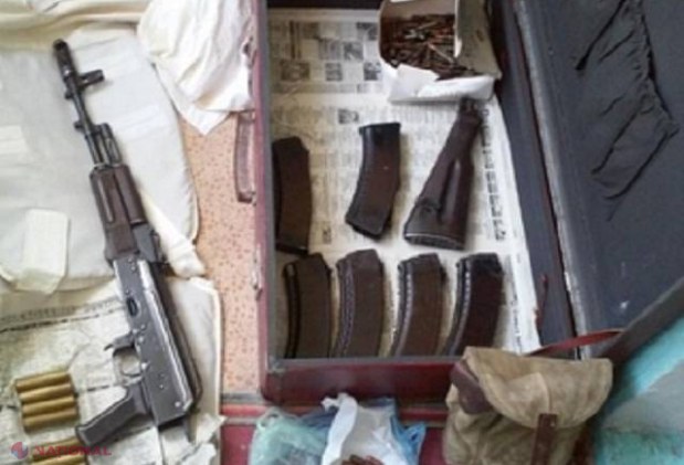 Arsenal întreg de ARME și MUNIȚII la domiciliul unui bărbat din Chișinău