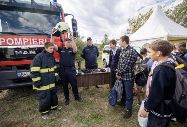 Exercițiu de amploare la Ștefan Vodă: Peste 200 de persoane, implicate într-o simulare a inundațiilor în Răscăieți. Participanții au fost instruiți inclusiv în tehnici de îndiguire cu saci de nisip