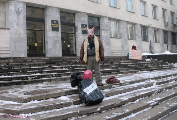 Protest zădărnicit: Mătăsaru nu a ajuns astăzi să „felicite” procurorii  