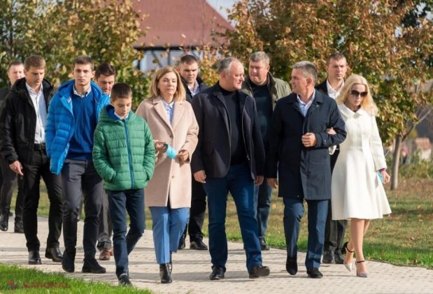 FOTO // Președintele Dodon și-a dus familia în Transnistria pentru a marca alături de Krasnoselski și soția sa sărbătoarea de stat a Federației Ruse – „Ziua Unirii Naționale”