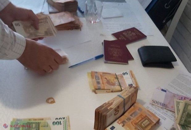 VIDEO // RAKEȚI puși la pământ de „Fulger”, după ce au estorcat bani de la șoferii de microbuze de pe rutele internaționale. Inșii pretindeau taxe de protecție, iar dacă cineva nu se supunea, recurgeau la ȘANTAJ, cu aplicarea armei de foc