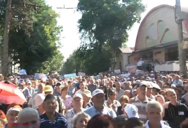 VIDEO, FOTO // Peste 5 mii de persoane participă la un miting în susținerea deputatului și președintelui Partidului „ȘOR”: „NU imixtiunii guvernării în actul de justiție”