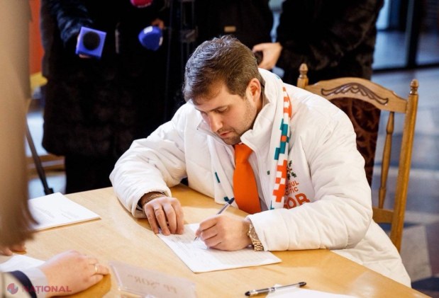 FOTO, DOC // Partidul „ȘOR” a depus actele pentru înscrierea în cursa electorală. Ilan Șor, în fața mulțimii: „Deschidem o pagină nouă în istoria politică din Moldova”