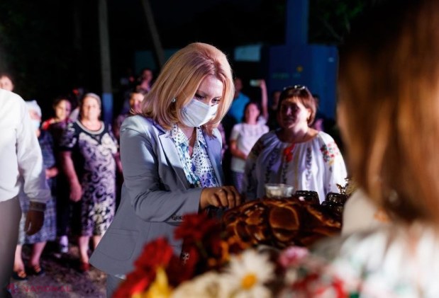 FOTO // Încă o localitate se bucură de iluminat stradal. Partidul „ȘOR” a aprins lumina și în comuna Piatra, raionul Orhei: „Vom transforma tot raionul Orhei în aceeași Europă pe care o construim acum în municipiul Orhei”