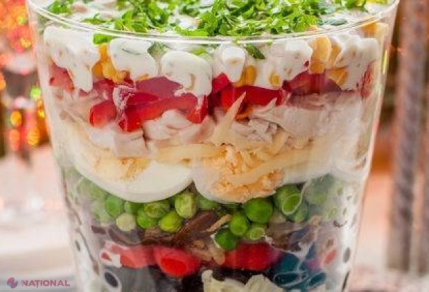 DELICIOS // Salată de sezon în straturi