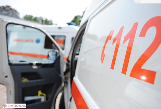 Un autobuz cu 33 de moldoveni, RĂSTURNAT în România