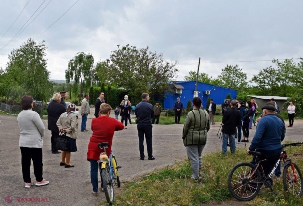 FOTO // Partidul „ȘOR” a demarat lucrările de ILUMINARE stradală încă într-un sat din raionul Orhei: „Nu suntem palavragii, noi nu facem politică deșartă, ci muncim zi de zi pentru oameni”