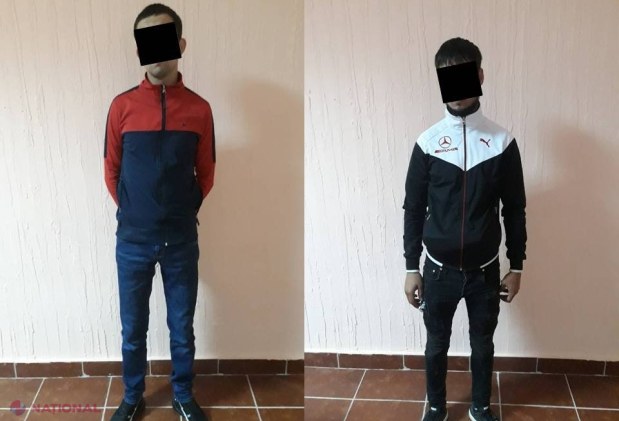 VIDEO // Doi tineri din Chișinău au furat o motoretă, iar în timpul „plimbării” prin capitală a mai dat o lovitură de zeci de mii de lei