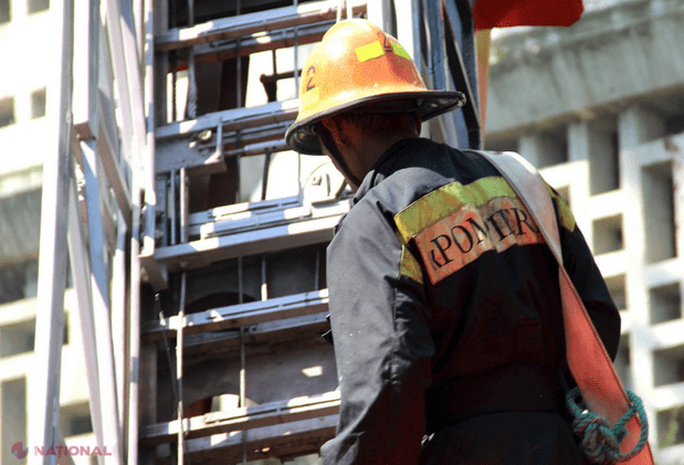 O casă cu două nivele și un camion din R. Moldova au ARS