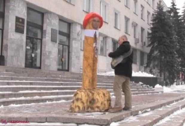 „Falusul” lui Mătăsaru din fața Procuraturii a ajuns la CEDO: Guvernul caută împăcare și este gata să-i achite MII de euro activistului