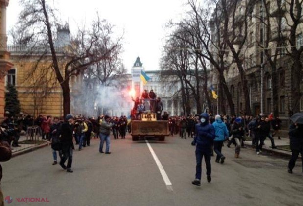 FOTO // Clădire de stat, devastată la Kiev
