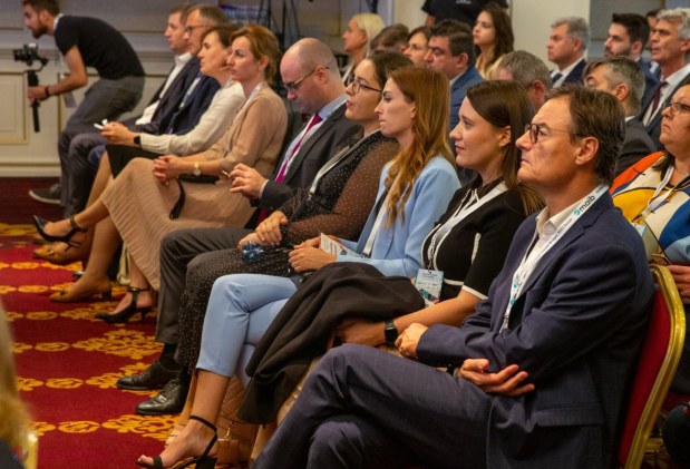 Noi OPORTUNITĂȚI pentru R. Moldova. Natalia Gavrilița, la Forumul Capital Bridges 2022 de la București: „Construim de punți între R. Moldova și investitorii străini, între companiile noastre și piețele de capital românești”