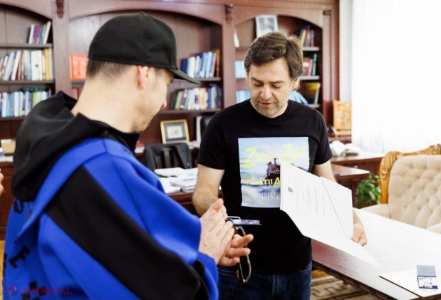 FOTO // Distincție importantă pentru „AMBASADORII” R. Moldova Zdob și Zdub & Frații Advahov