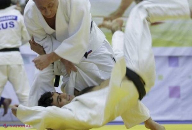 GALERIE FOTO. Cele mai „RIDICOLE”' ipostaze în care a fost surprins Vladimir Putin
