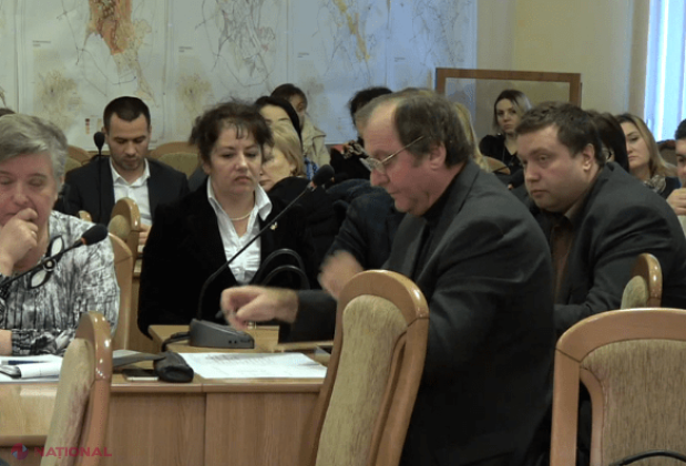 LIVE VIDEO // Scandal în CMC la audierile publice în privința produselor alterate livrate școlilor și grădinițelor din capitală