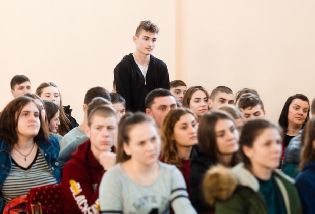 FOTO // Desantul PD, condus de Plahotniuc, în vizită la Nisporeni: „Eu, în general, nu cer nimic în avans, sunt învățat să ofer sau să demonstrez, ca să primesc ceva”