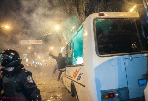 VIDEO, FOTO // Doi manifestanţi MORŢI şi 50 de răniţi în confruntările de la Doneţk