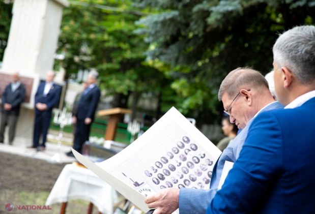 GALERIE FOTO // La Sângerei a fost inaugurat un monument în memoria victimelor DEPORTĂRILOR regimului totalitar comunist de OCUPAȚIE