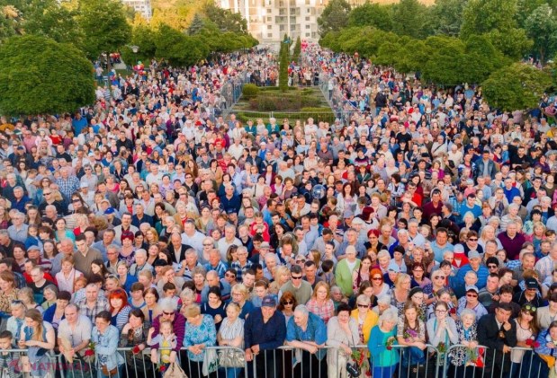 FOTO // Concert grandios organizat de Ilan Șor. Lev Leșcenco și Iosif Kobzon au felicitat publicul cu prilejul „Zilei Victoriei”